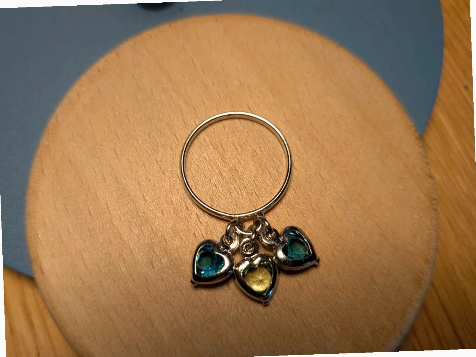 Anillo de fantasía+3 corazones. Talla 51 – photo 4